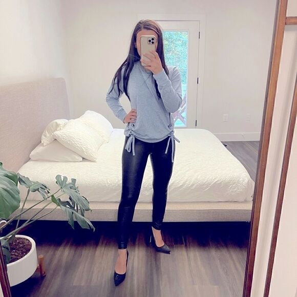 Michel Michen Kors Sweater - Picture 7 of 7